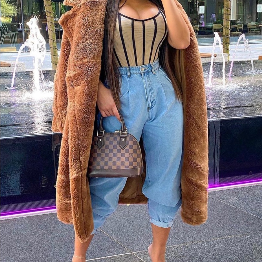 Meet your Posher, Iyana